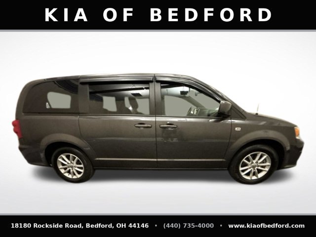 Used 2019 Dodge Grand Caravan SE FWD image 4