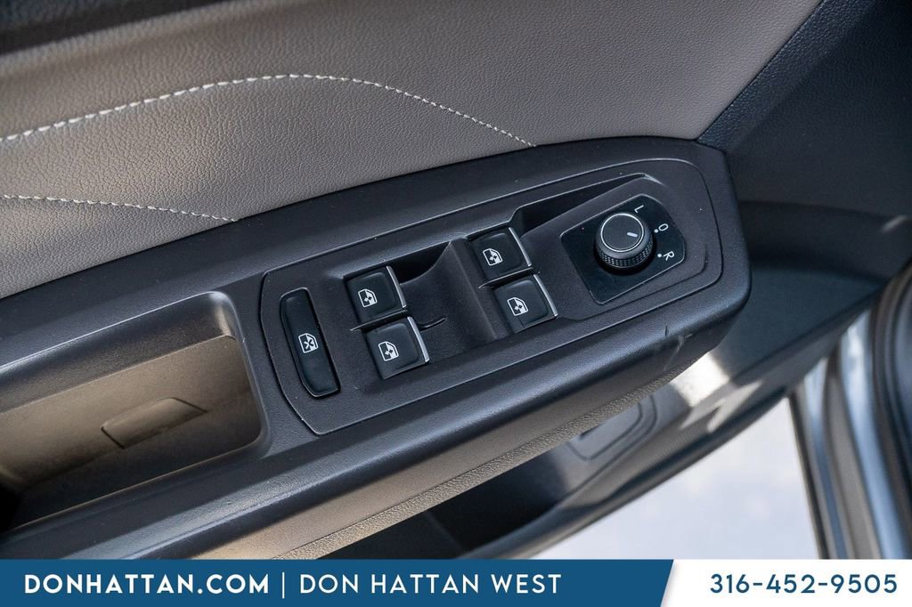 Used 2023 Volkswagen Atlas SE w/ Panoramic Sunroof Package FWD image 18
