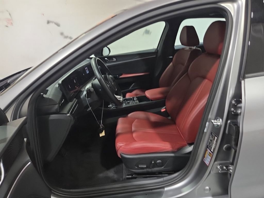Used 2025 Kia K5 GT-Line w/ GT-Line Premium Package image 3