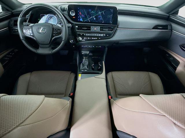 Certified 2023 Lexus ES 300h w/ Accessory Package (Z1) image 13