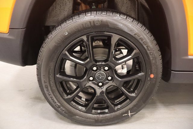 New 2026 Jeep Compass Latitude w/ Sun and Sound Group AWD/4WD image 28