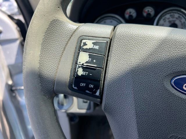 Used 2009 Ford Focus SE FWD image 14