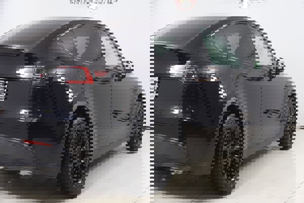 Used 2023 Tesla Model Y Long Range image 43