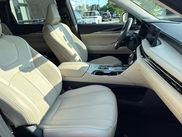 Certified 2025 INFINITI QX60 Luxe AWD/4WD image 16