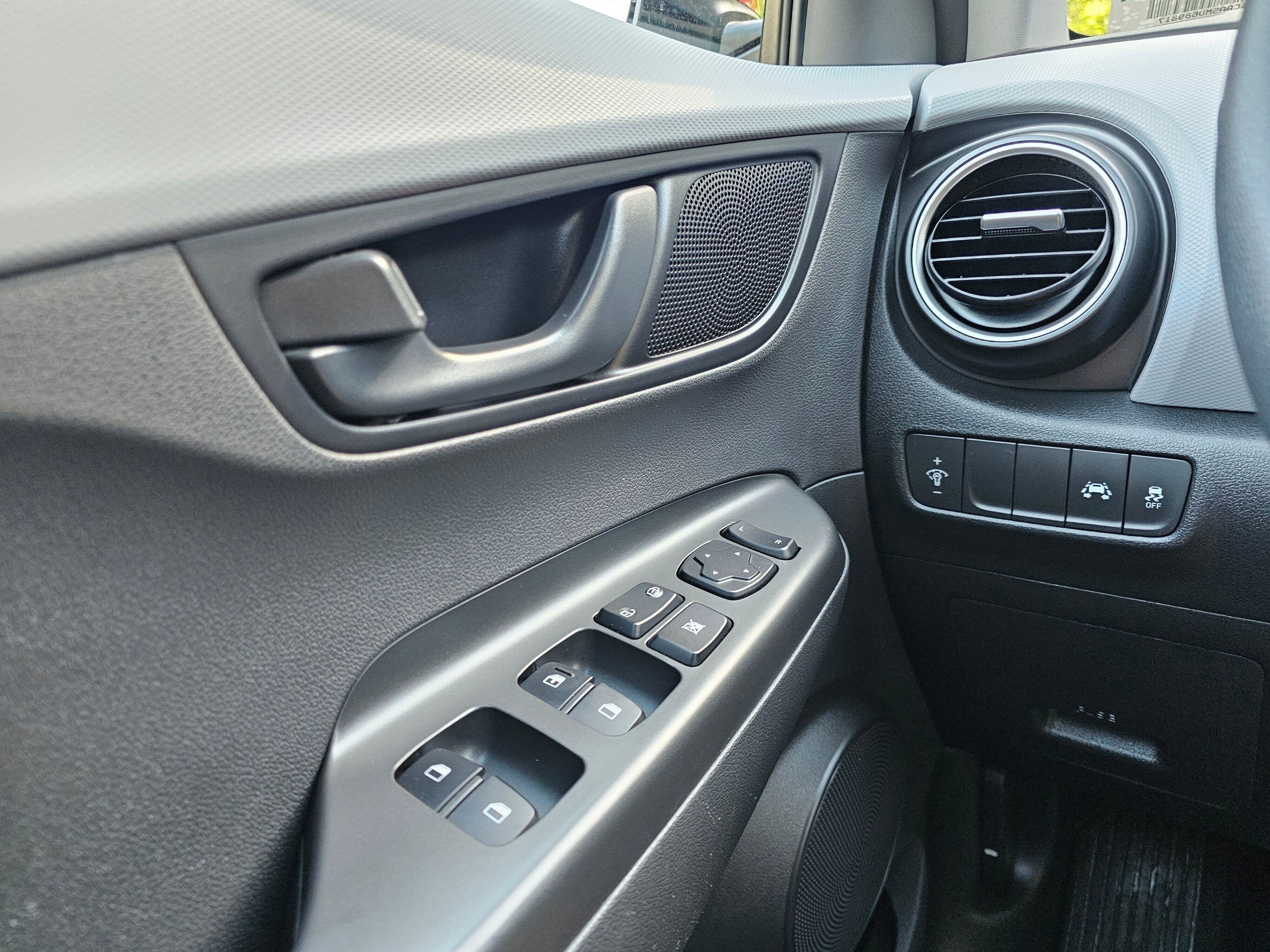 Used 2021 Hyundai Kona SE AWD/4WD image 31