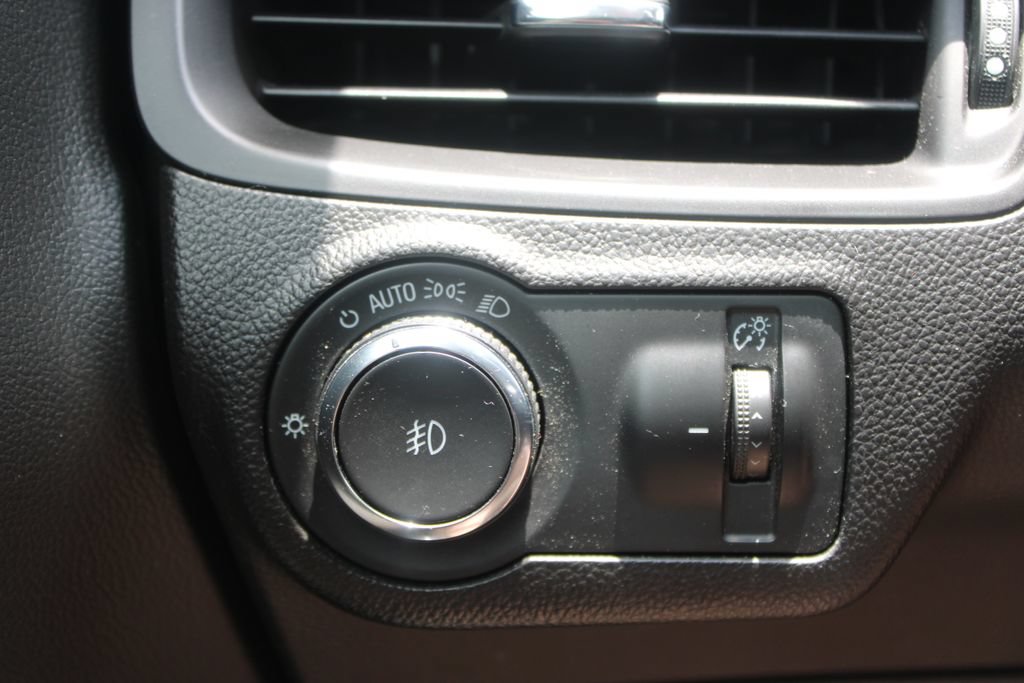 Used 2020 Buick Envision Preferred FWD image 28