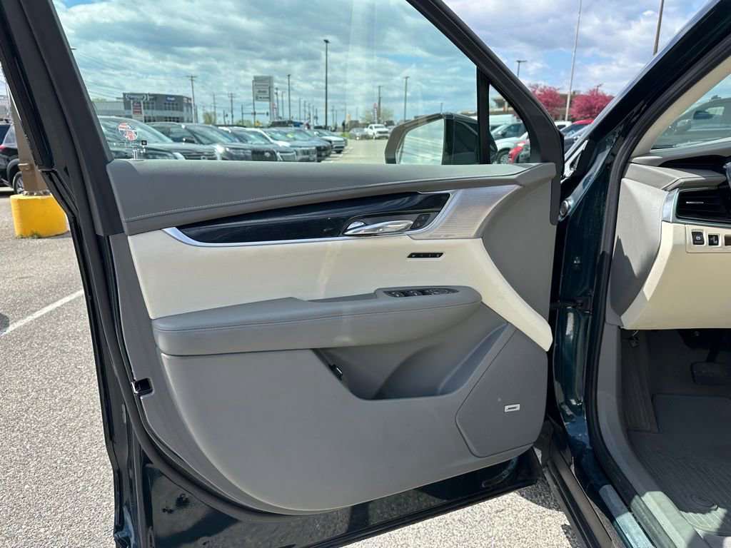 Used 2024 Cadillac XT6 Premium Luxury image 25