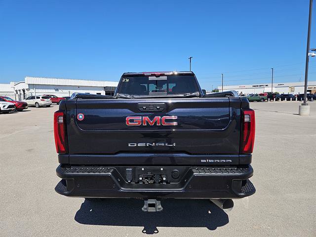Used 2024 GMC Sierra 2500 Denali w/ Technology Package AWD/4WD image 4