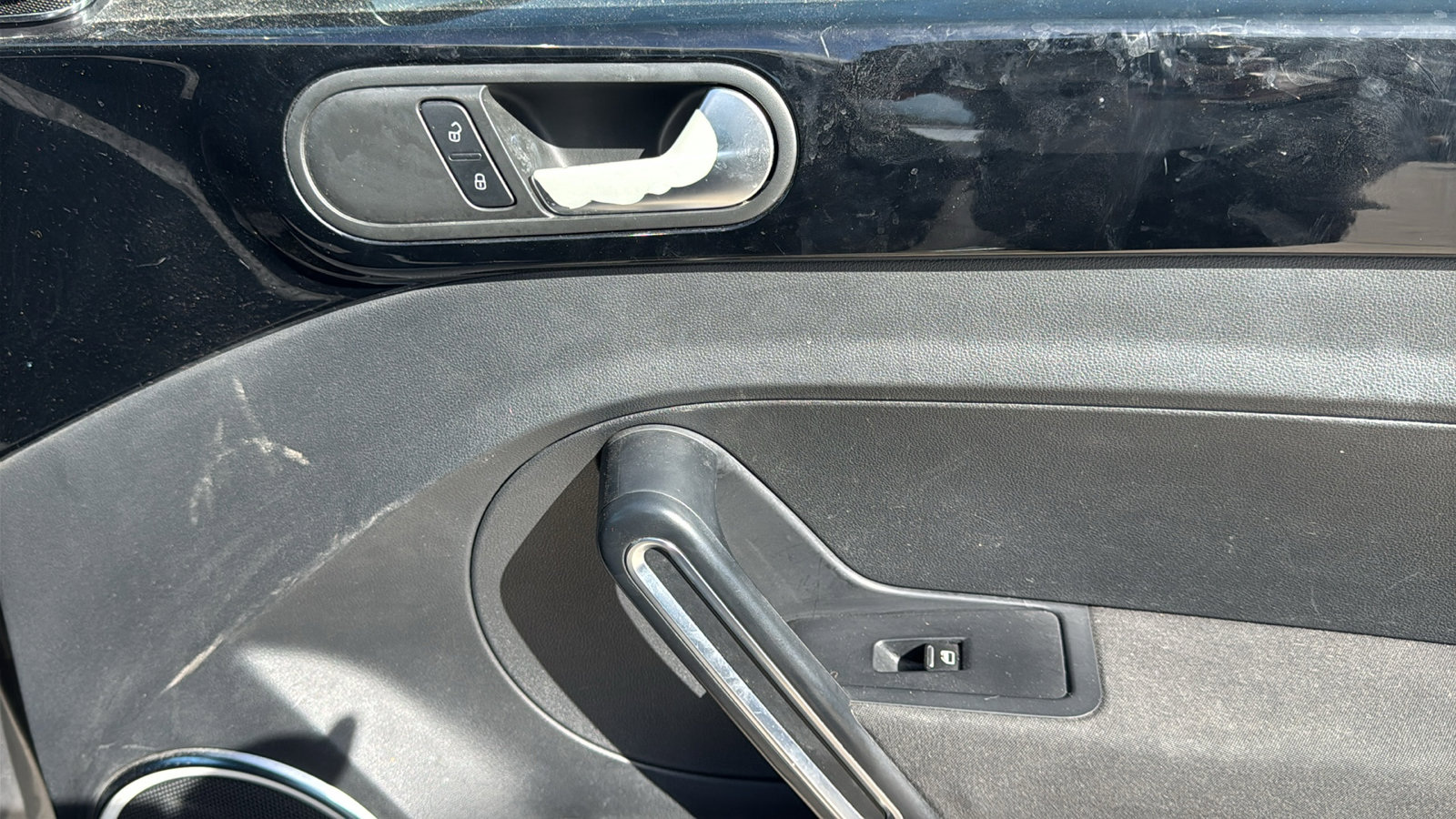 Used 2014 Volkswagen Beetle R-Line image 27