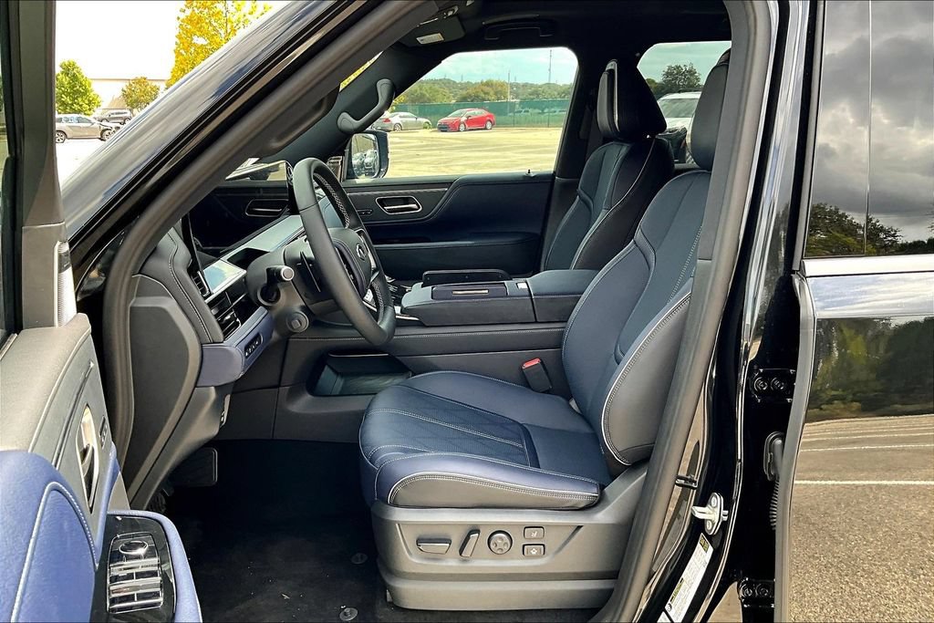 Used 2026 INFINITI QX80 4WD w/ Sport Exterior Package image 11
