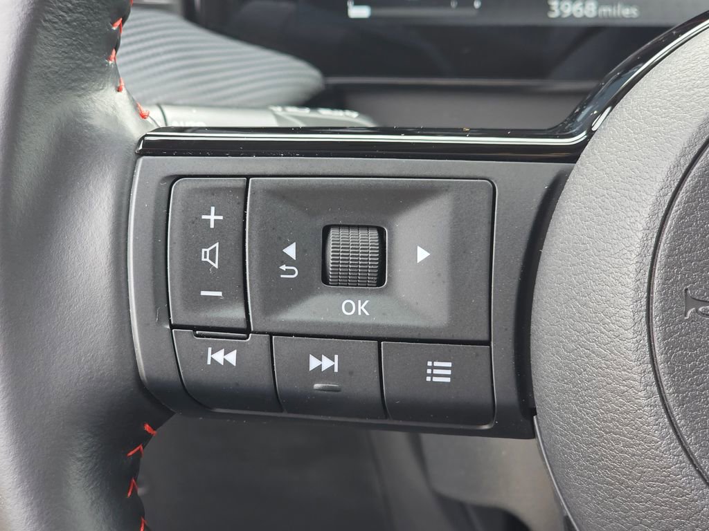 Used 2025 Nissan Kicks SR image 16