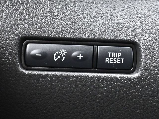 Used 2019 Nissan Rogue SV AWD/4WD image 29