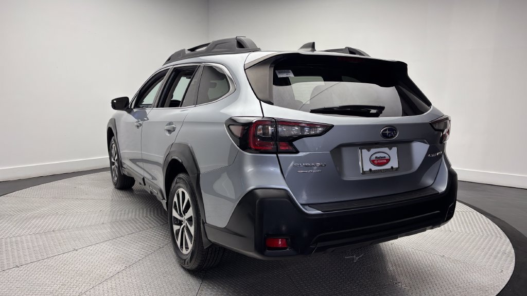 Used 2024 Subaru Outback Premium AWD/4WD image 34
