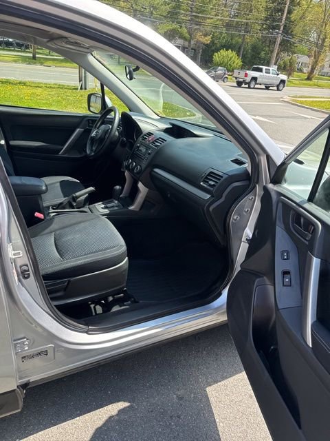 Used 2015 Subaru Forester 2.5i Premium w/ All-Weather Package AWD/4WD image 18
