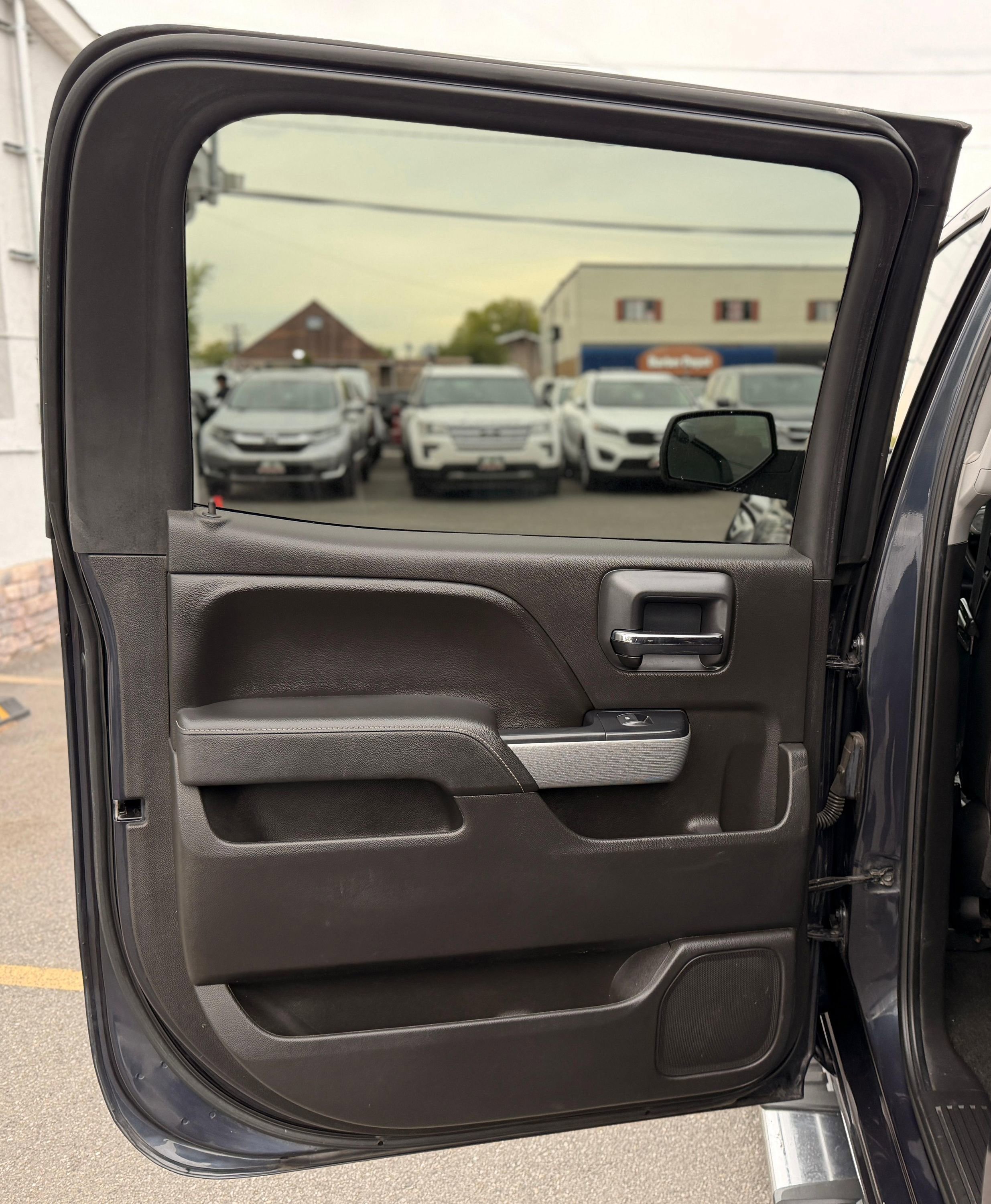 Used 2018 Chevrolet Silverado 1500 LTZ Z71 w/ Centennial Edition AWD/4WD image 23