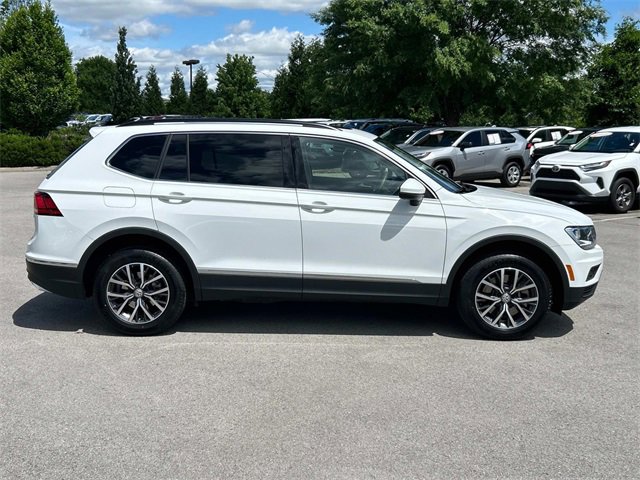 Used 2020 Volkswagen Tiguan SE w/ Panoramic Sunroof Package image 3