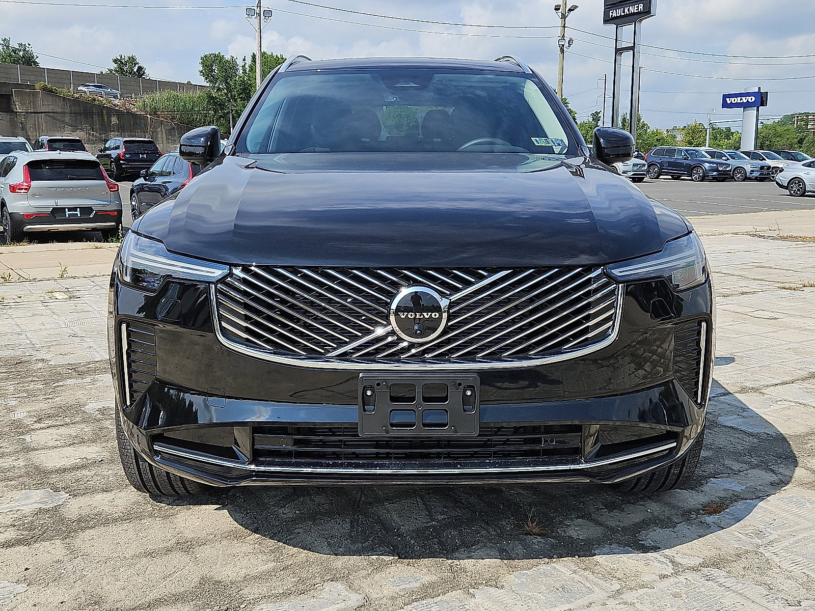 New 2026 Volvo XC90 B6 Plus w/ Protection Package Premier image 2