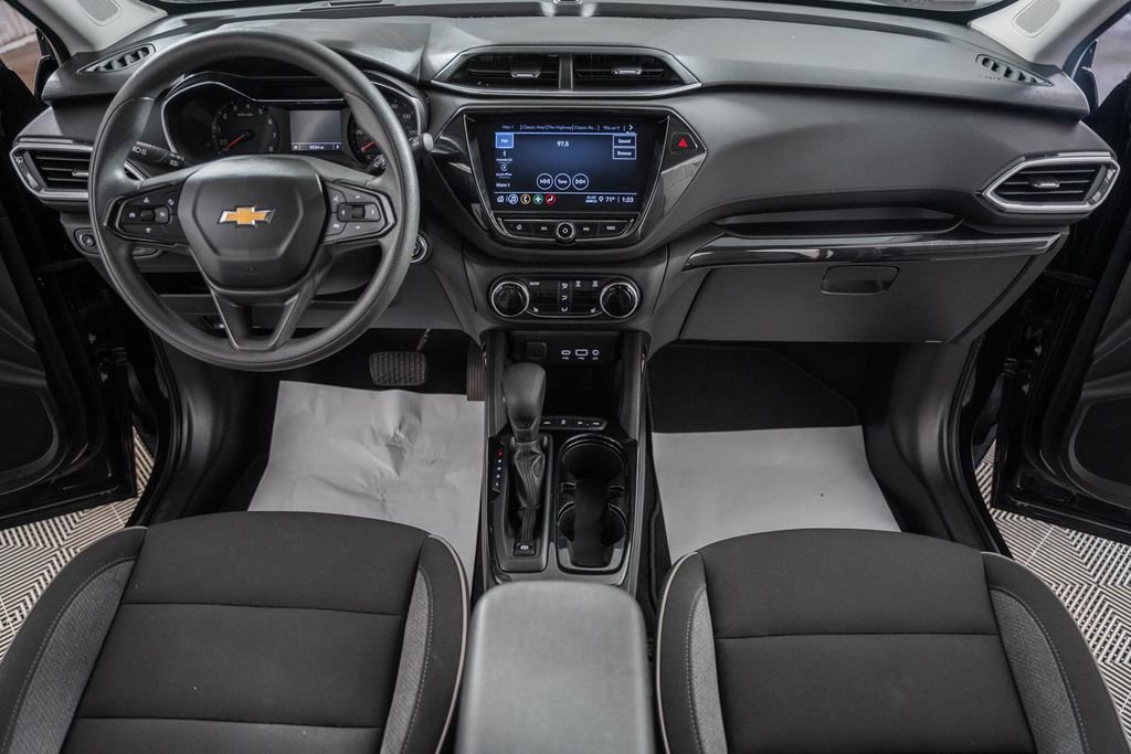 Used 2023 Chevrolet TrailBlazer LT w/ Convenience Package image 20