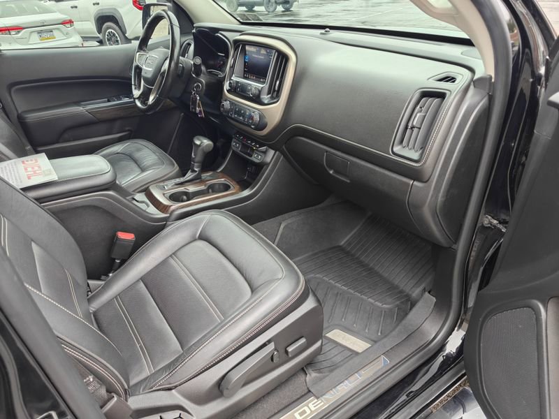 Used 2020 GMC Canyon Denali image 21