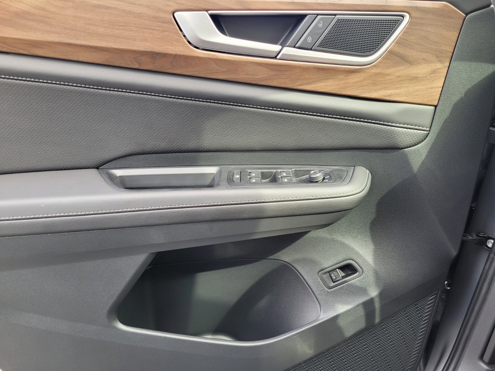 New 2026 Volkswagen Atlas SE image 23