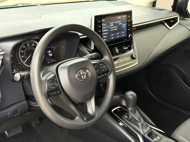 Used 2021 Toyota Corolla LE FWD image 15