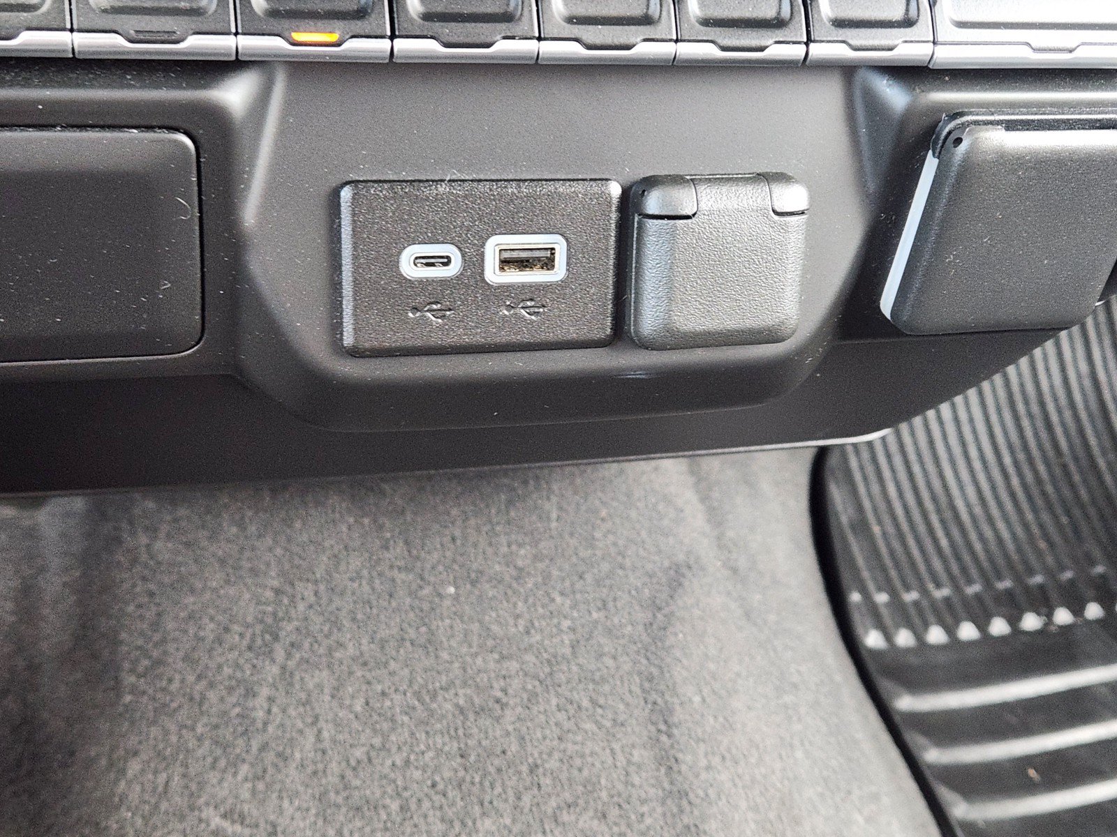 Used 2023 Chevrolet Silverado 1500 Custom RWD image 16