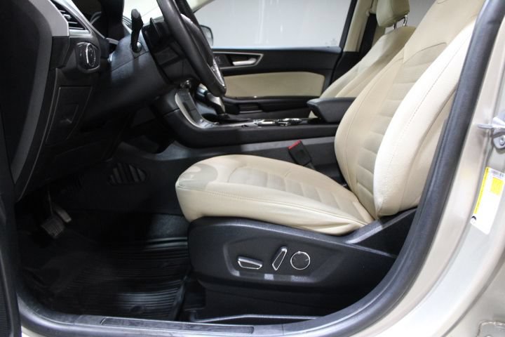 Used 2017 Ford Edge SEL FWD image 18