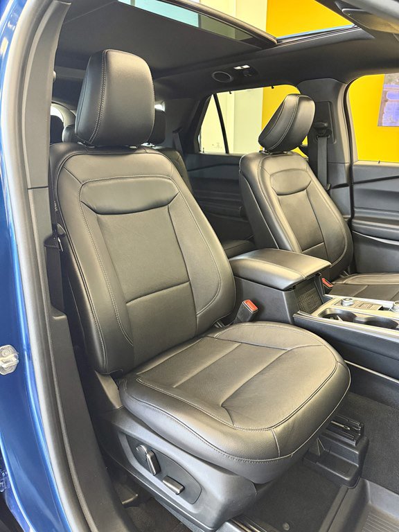 Used 2020 Ford Explorer Limited AWD/4WD image 16