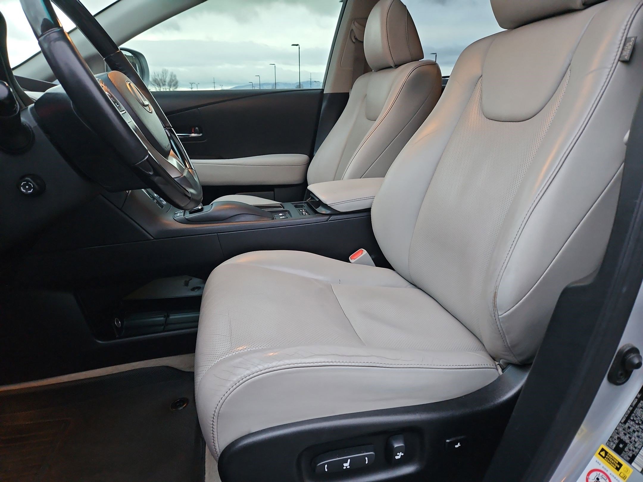 Used 2015 Lexus RX 450h AWD image 17