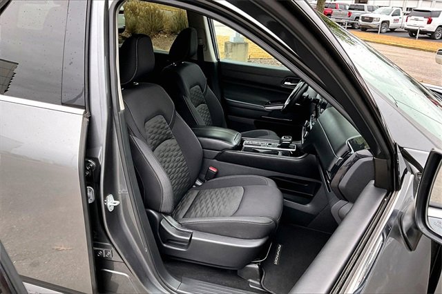 Used 2022 Nissan Pathfinder SV image 30