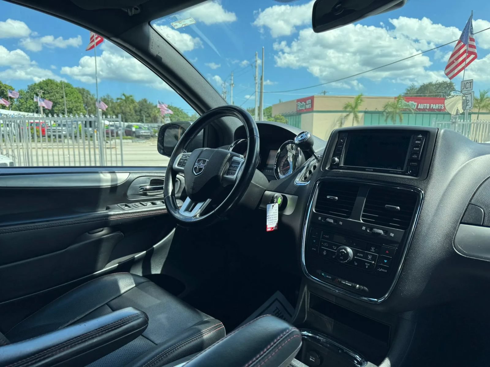 Used 2019 Dodge Grand Caravan GT FWD image 19
