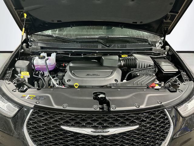 New 2026 Chrysler Pacifica Limited image 34