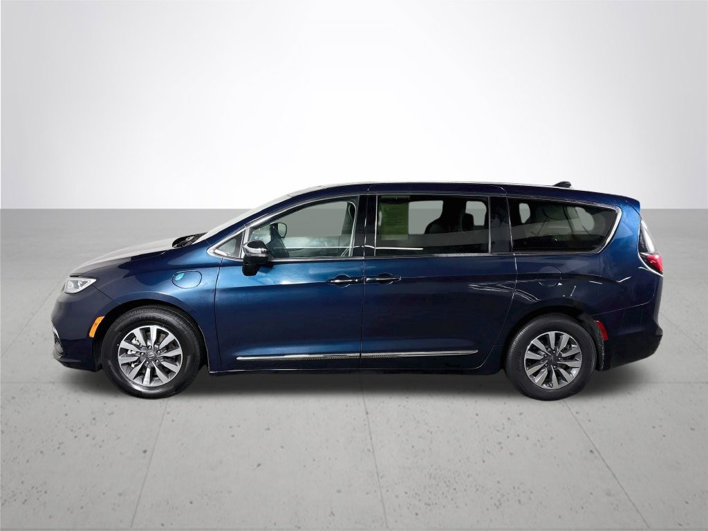 Used 2023 Chrysler Pacifica Limited FWD image 9