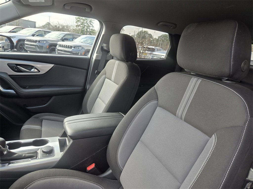 Used 2025 Chevrolet Blazer LT image 9