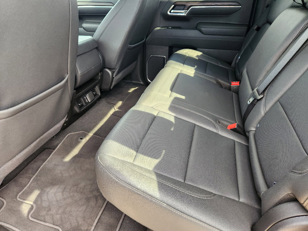 Used 2025 GMC Sierra 1500 SLT image 28