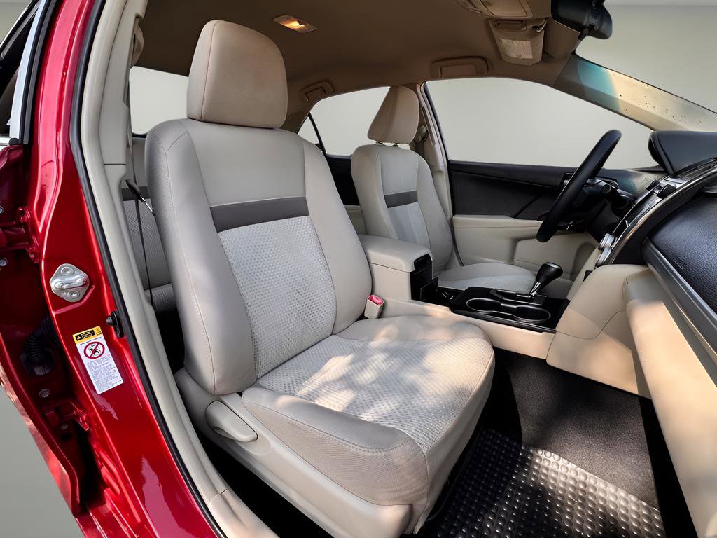 Used 2013 Toyota Camry LE FWD image 19