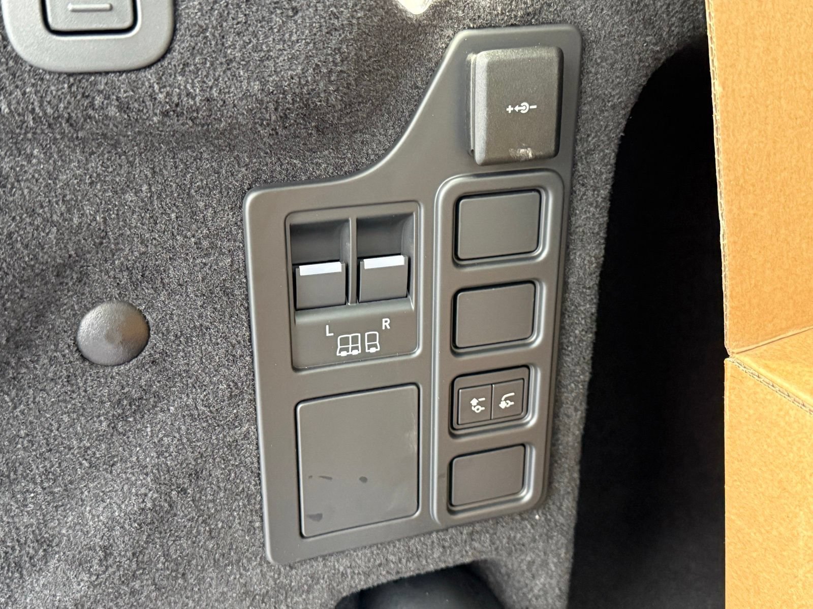 New 2026 Land Rover Discovery S AWD/4WD image 48