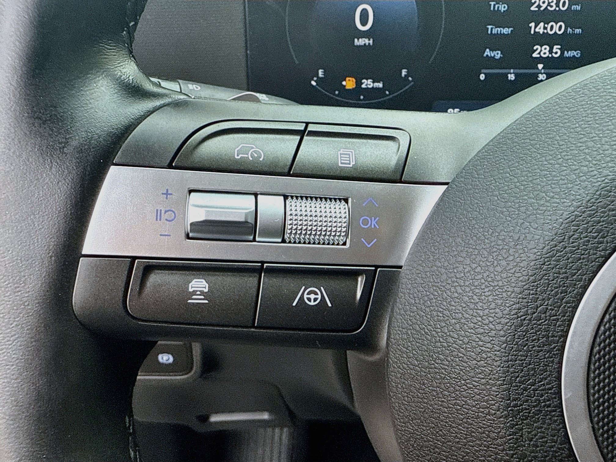 Used 2025 Hyundai Kona SEL FWD image 36