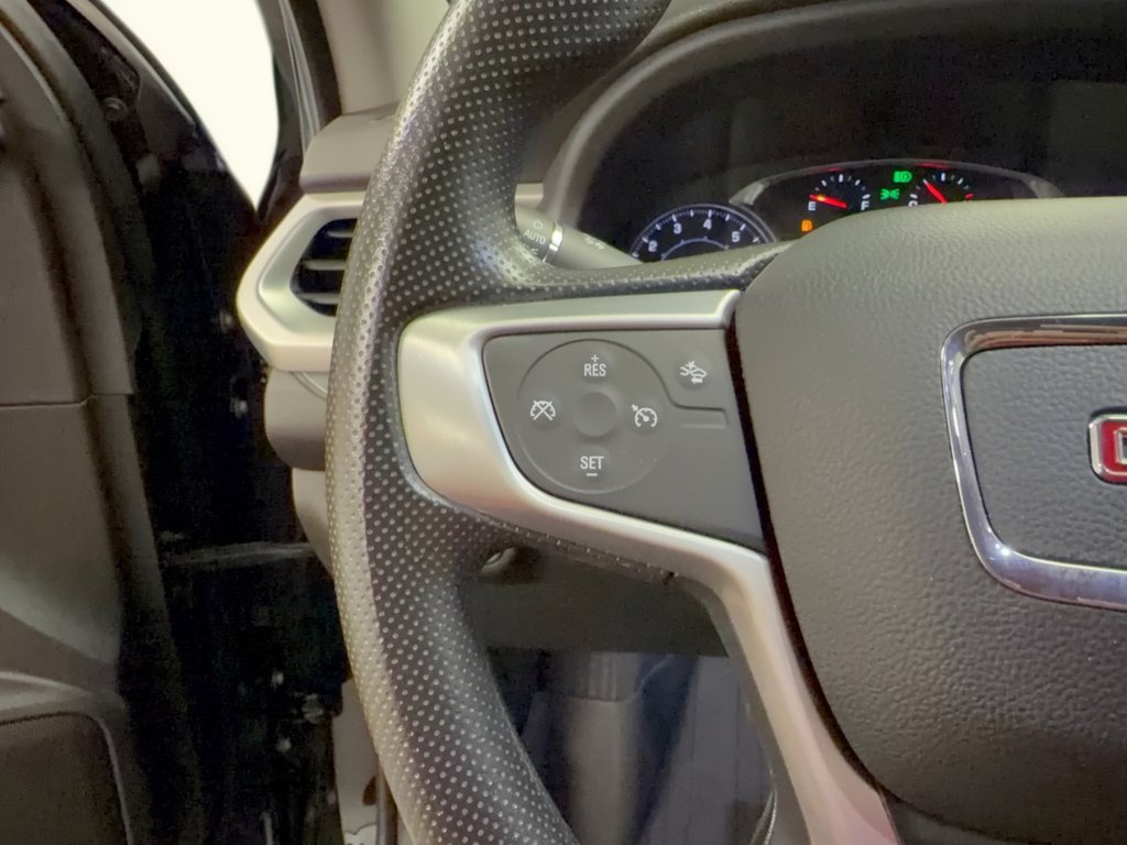 Used 2023 GMC Acadia SLE w/ Driver Convenience Package FWD image 18