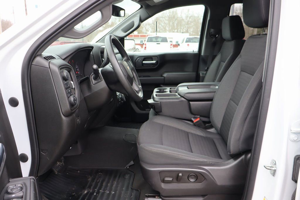 Used 2023 Chevrolet Silverado 1500 Custom image 4