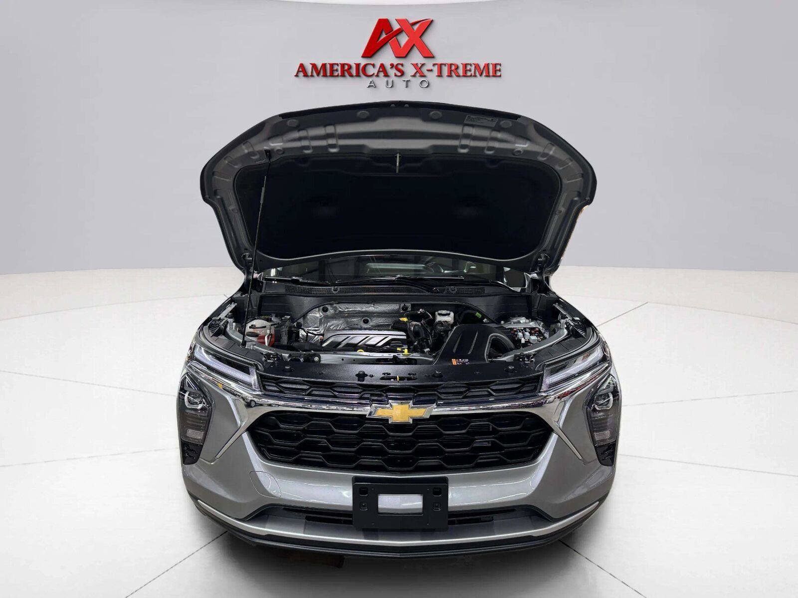 Used 2025 Chevrolet Trax LT w/ Sunroof Package FWD image 58