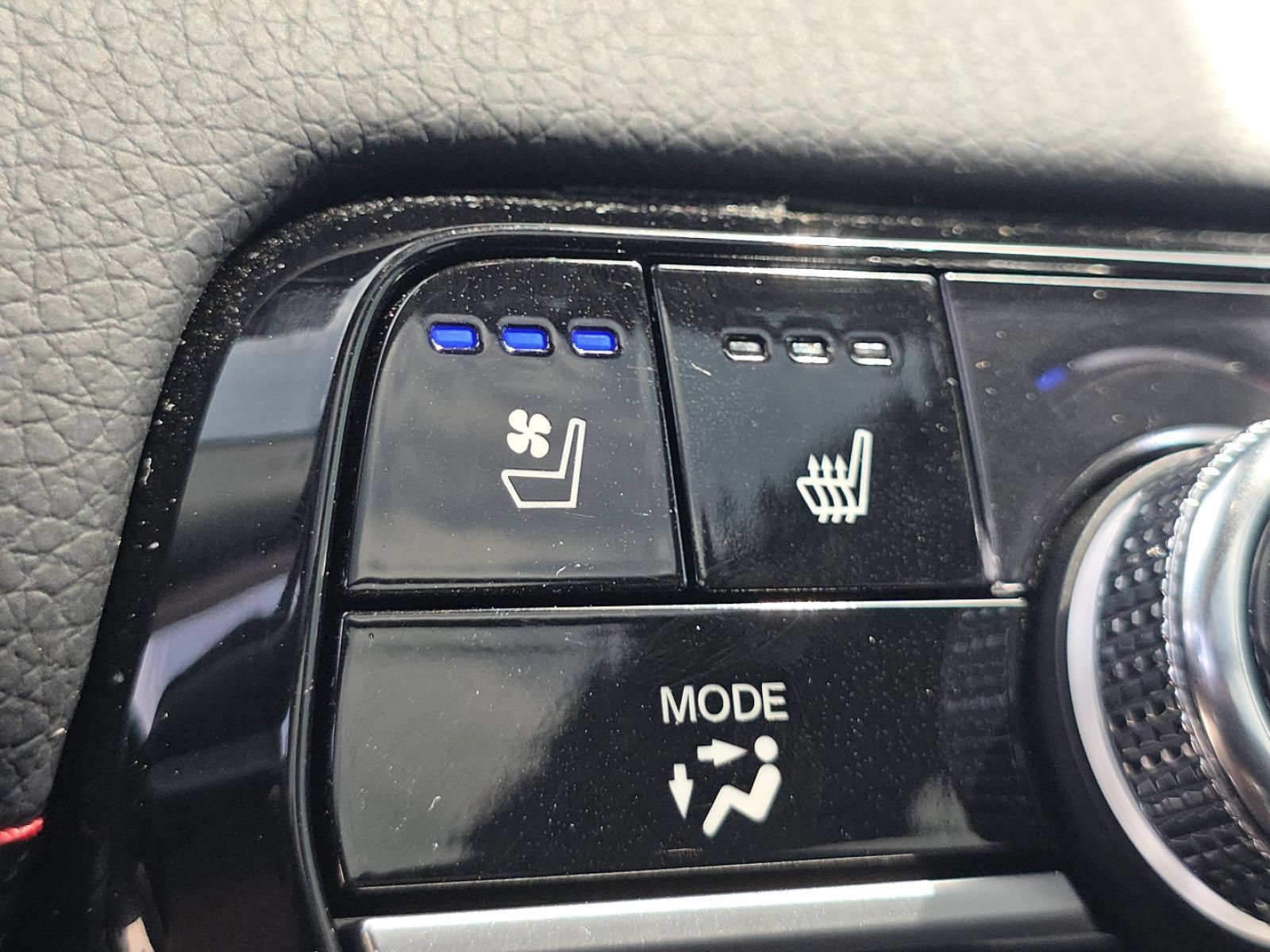 Certified 2025 Honda Pilot Black Edition image 6