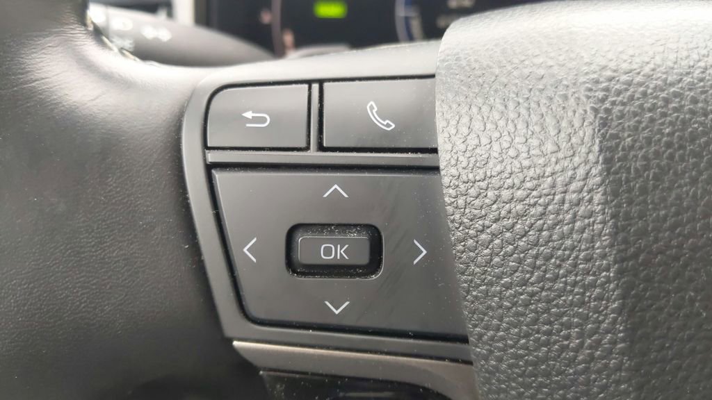 Used 2025 Toyota Camry SE FWD image 21