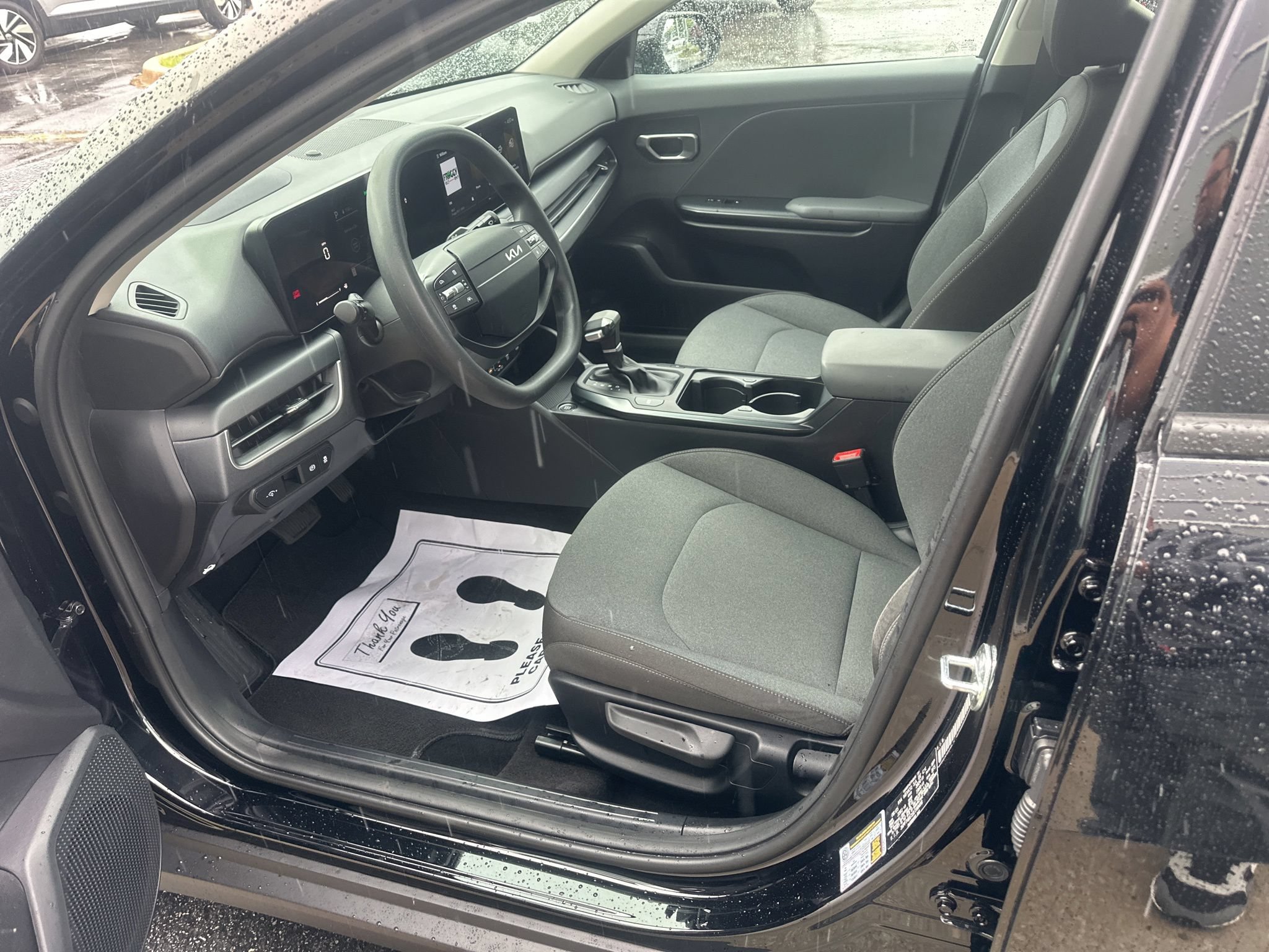 Used 2025 Kia K4 FWD image 16