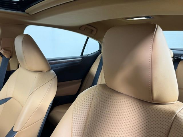Certified 2025 Lexus ES 300h 300h w/ Premium Package image 15