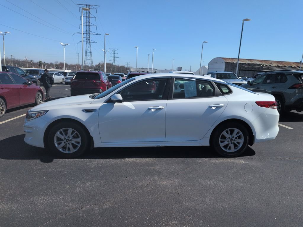 Used 2016 Kia Optima LX w/ LX Convenience Package image 4