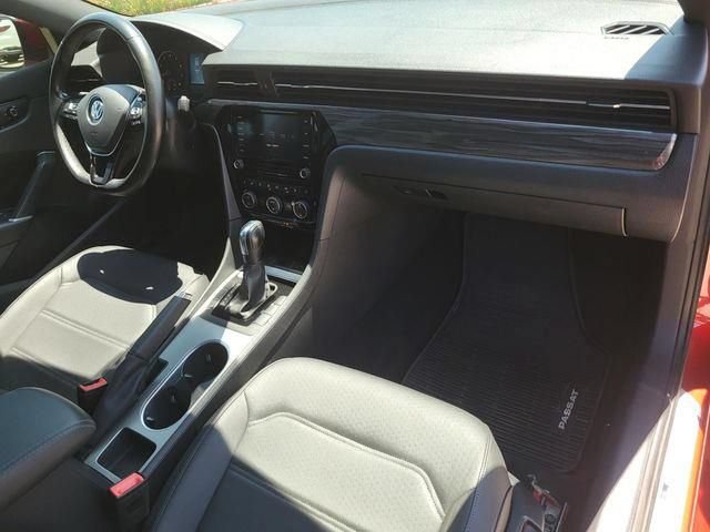 Used 2022 Volkswagen Passat 2.0T R-Line FWD image 8