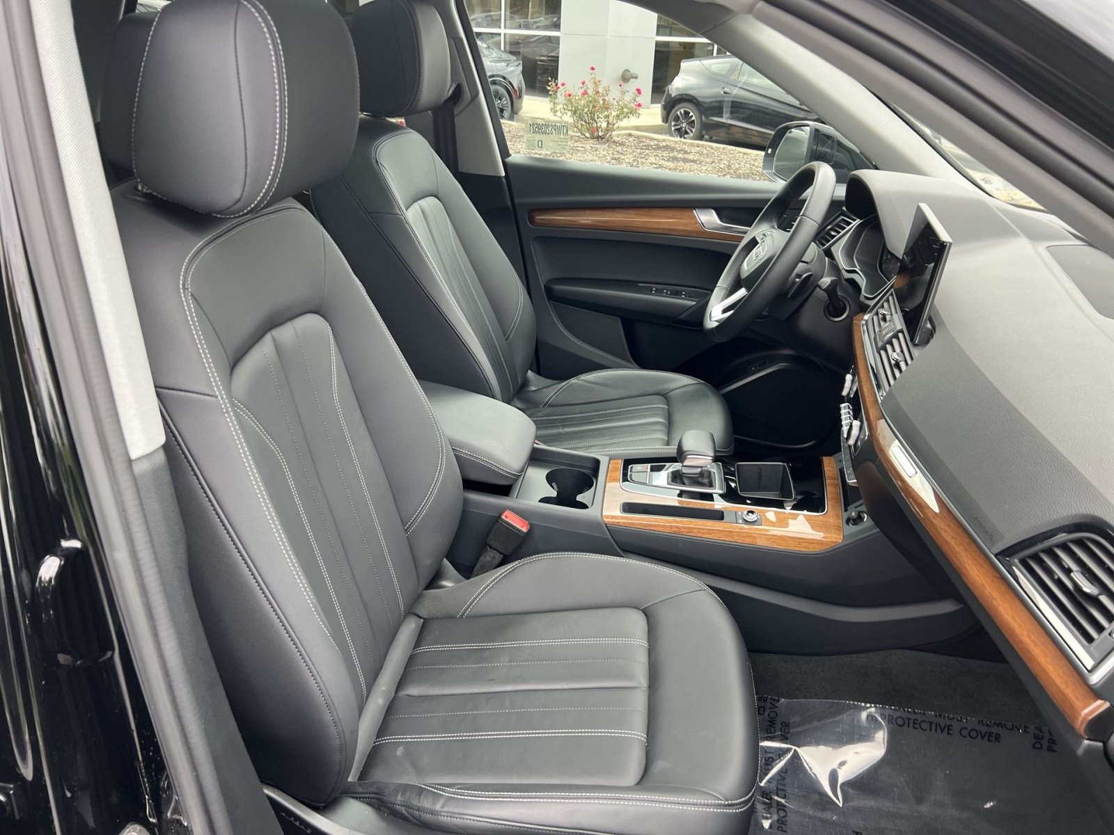 Used 2025 Audi Q5 2.0T Premium w/ Convenience Plus Package AWD/4WD image 26