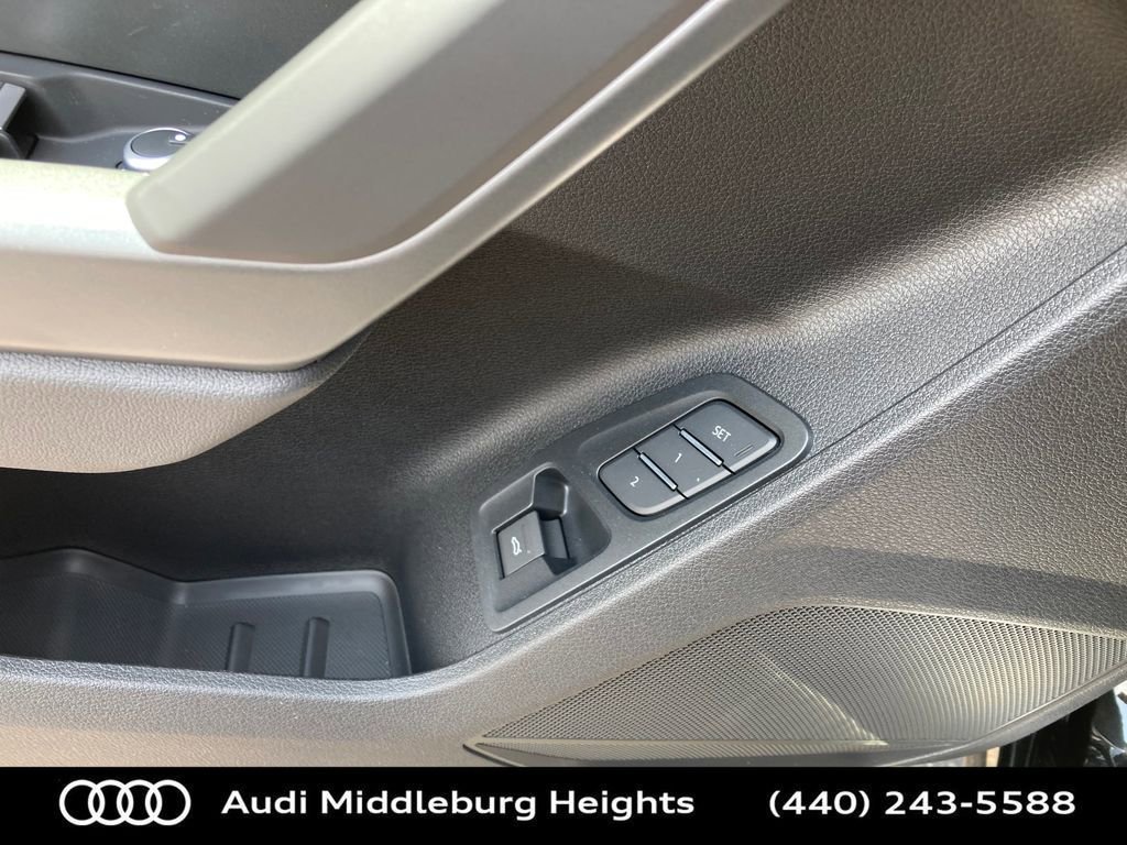 Certified 2025 Audi Q3 2.0T Premium w/ Convenience Package image 16