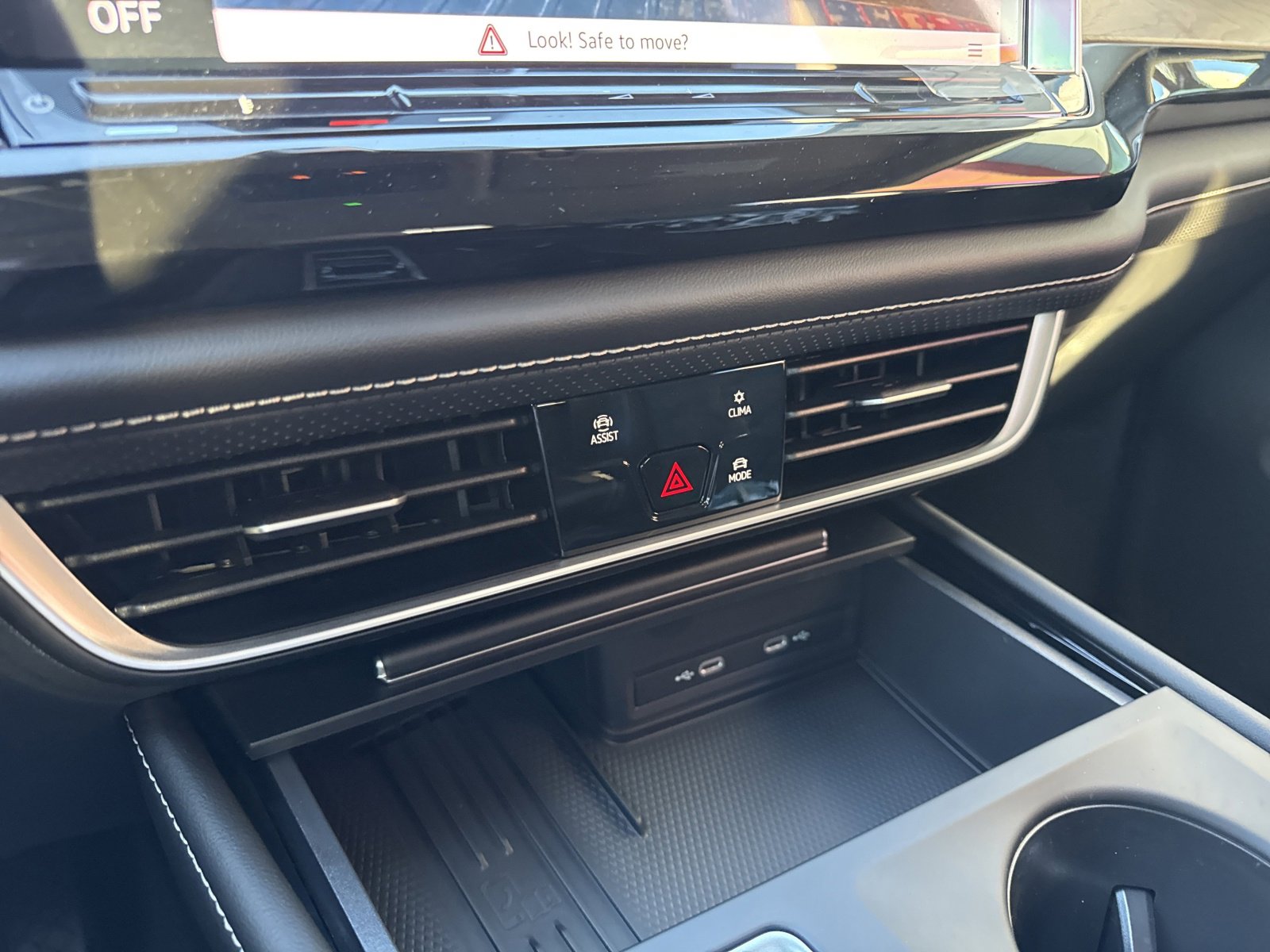 New 2026 Volkswagen Atlas SE image 26